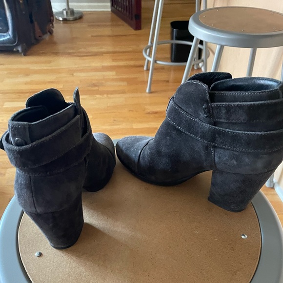 Rag and Bone grey suede bootie. Size 5. Excellent condition. - Picture 2 of 4